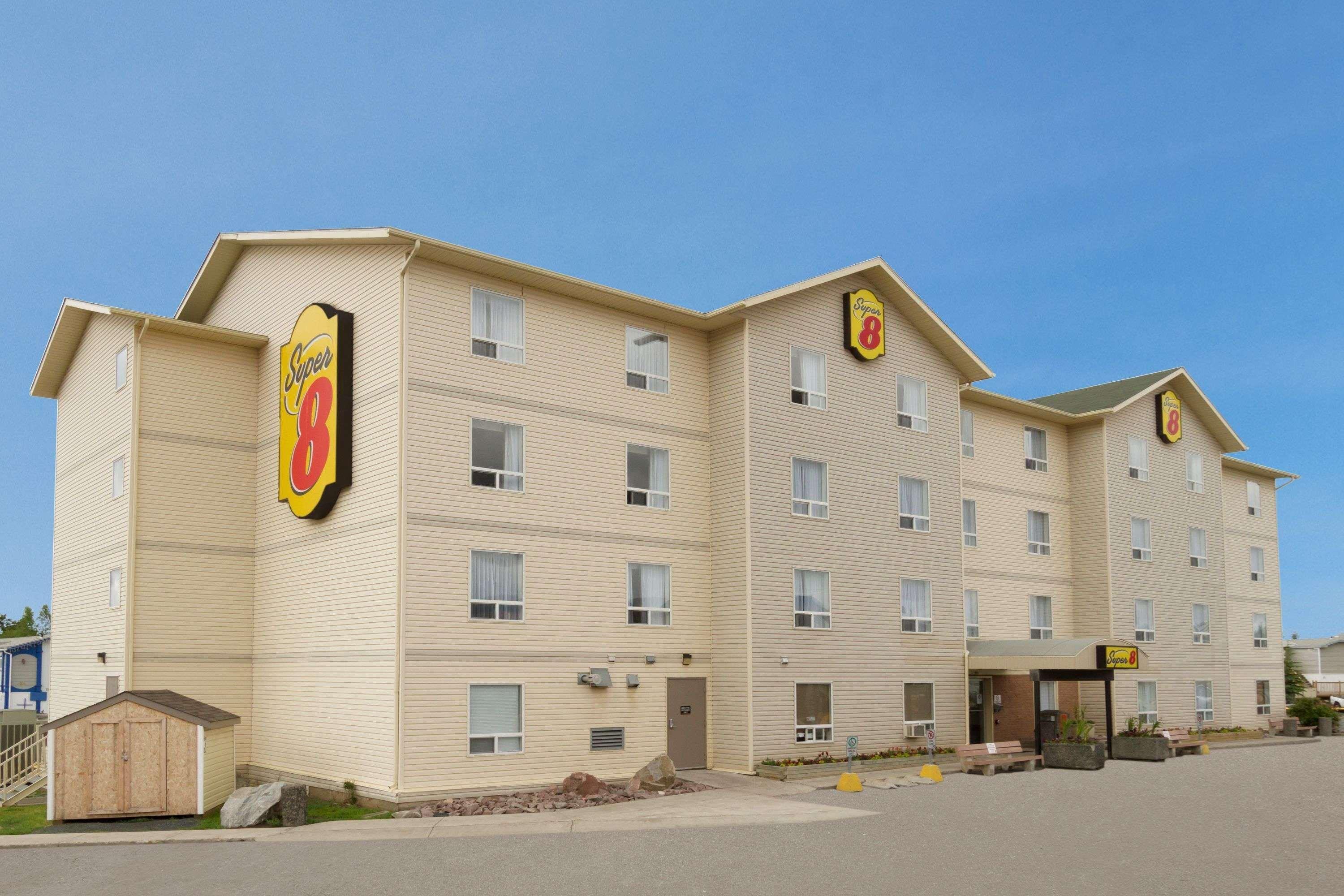 Hotel Super 8 By Wyndham Yellowknife Exteriér fotografie